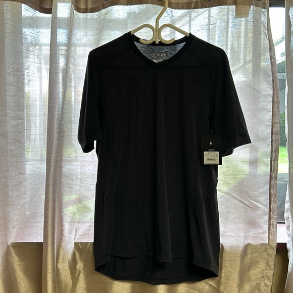 Black t shirt  side zippered pocket - Picture 1 of 3